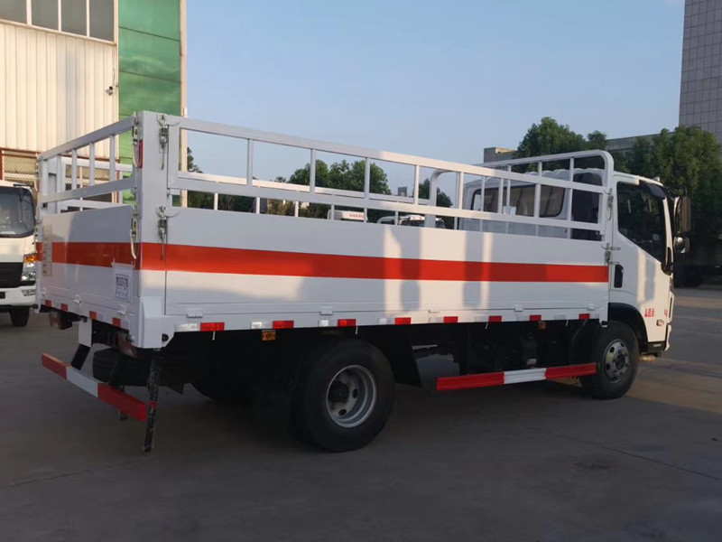 跃进C500 4.2米（蓝牌）气瓶运输车