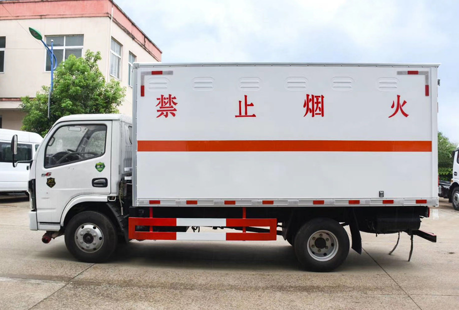 东风4.1米（大额载）国六3类燃液体厢式运输车